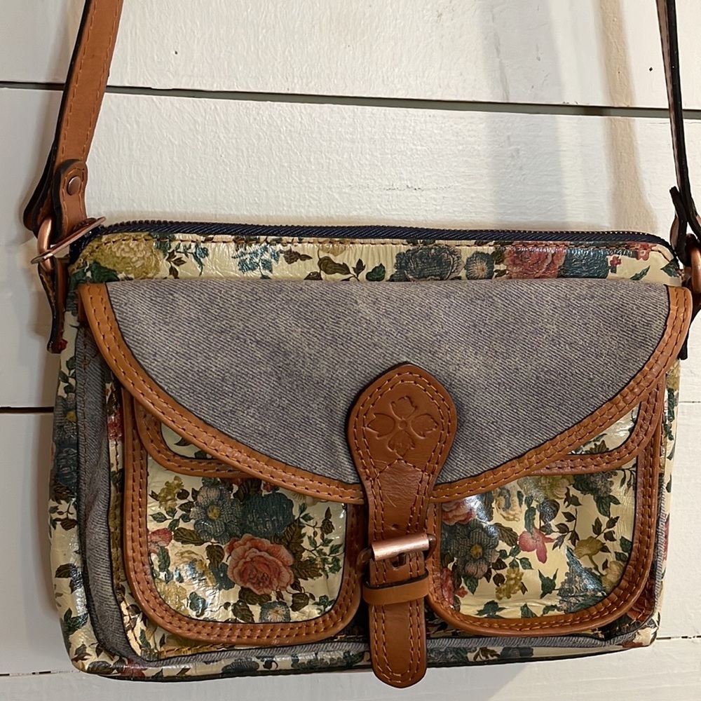 Patricia Nash Old World Craftsmanship Floral Painted Leather Purse